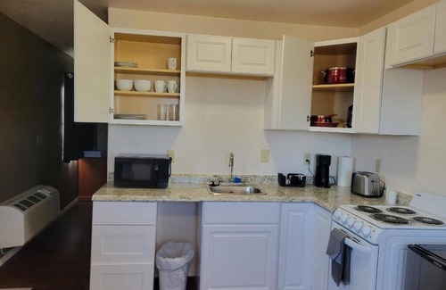 Valle Cabin | Affordable Getaway Sleeps 8 near Grand Canyon