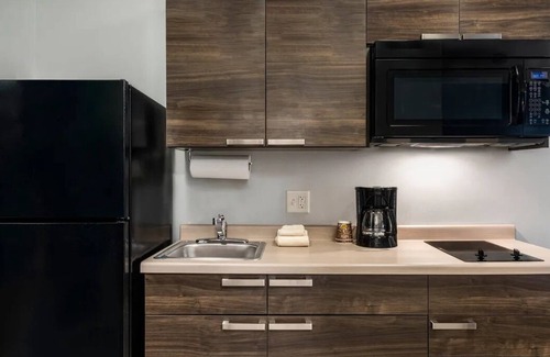 Tucson House | Affordable Room with Full Kitchen for Extended Stay Comfort, Pet-Friendly