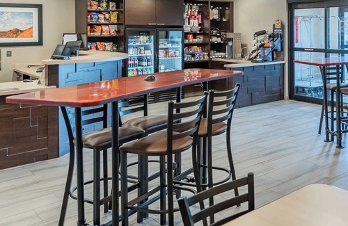 Tucson House | Affordable Room with Full Kitchen for Extended Stay Comfort, Pet-Friendly