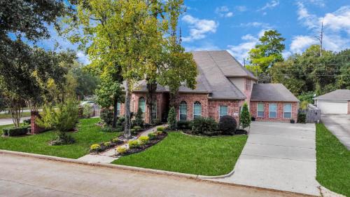 Champion Forest Villa | AFRA Home with huge garden Houston, Texas