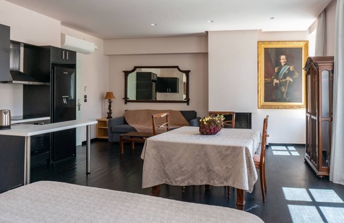 Plaka House | Afrodite's Mansion in Plaka by JJ Hospitality