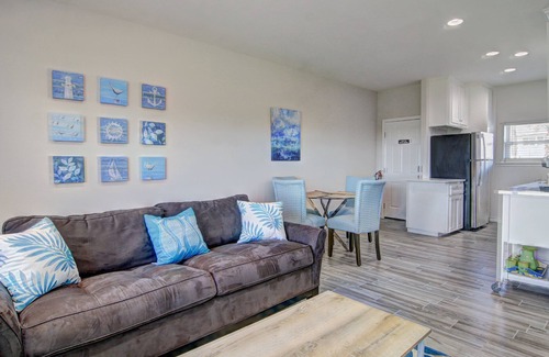 Port Aransas Condo | Afterdune Delight ~ Swimming Pool, Beach Access & Playground!