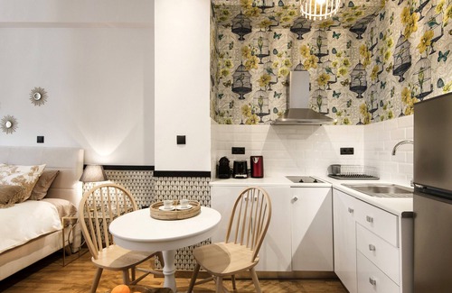 Omonia Apartment | Ag.Konstantinou 2os · Funky boho apartment