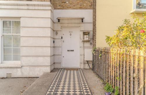 Cantelowes Apartment | Agar Villa 2BR Home with Garden & Hot Tub