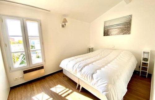 La Flotte Apartment | AGATHE Bel appartement avec piscine