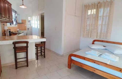 Ioulida Apartment | Aggelos & Melina studios - Enjoy sunset from Melina