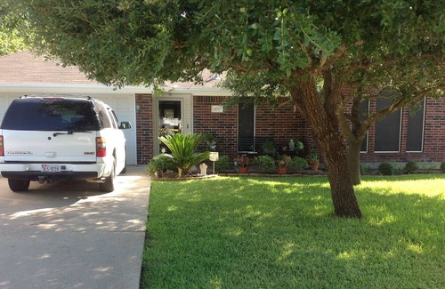 Southern Plantation House | Aggie Game Day Get Away!