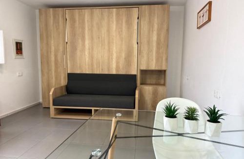 Roses Town Center Apartment | Agi Peater Center