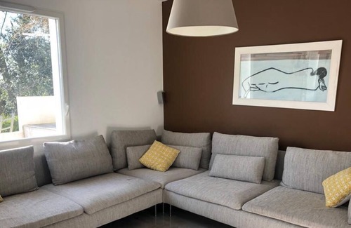 Mouguerre House | Agréable Maison Avec Piscine Chauffée et Climatisation