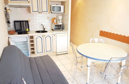 Besse-et-Saint-Anastaise Apartment | AGREABLE STUDIO Cabine au coeur de la station 5 bleuets
