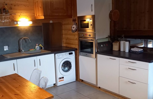 Saint-Veran Ski Chalet | AGREABLE CHALET, SAUNA, ski in ski out - Parking