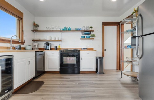 Dillon Beach House | Agua La Vista-Lounging Deck for Sunsets and Dolphin Viewing! HtTb/Pup/WiFi