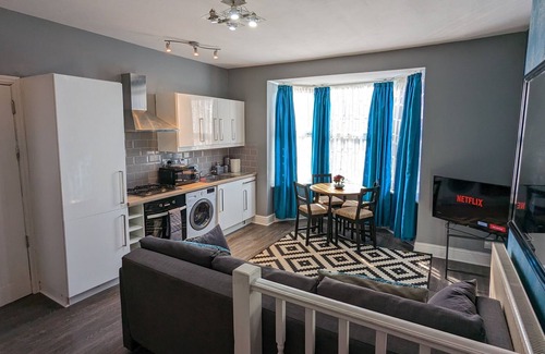 Edgbaston Apartment | AH4U Stanmore building