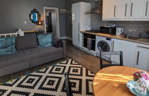 Edgbaston Apartment | AH4U Stanmore building