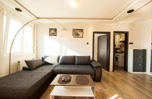 Vracar Apartment | Ahoy Belgrade Luxury Apartment
