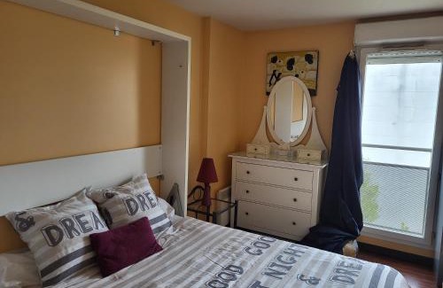 Saint-Denis Apartment | Aibnb Paris Stade de France notre-Dame Tour Eiffel