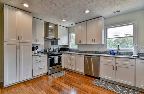 Asheville House | Aiken Rd - 6 BR - hot tub and game room