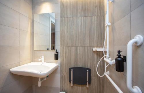 Burjasot Hotel | Aila II Hotel Boutique by SingularStays - Digital Access