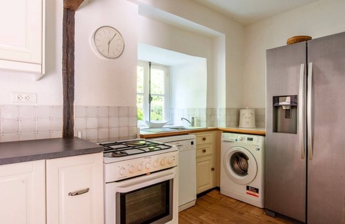 Saint-Pierre-de-Frugie Villa | Aillac Farmhouse - Four Bedroom Villa, Sleeps 11