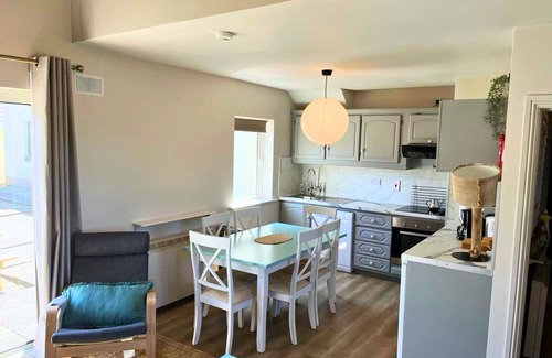 Ballyconneely Ski Chalet | Aillebrack Cottage, a perfect base for an break