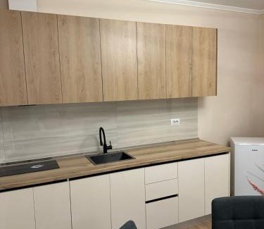 Rreshen Hotel | Air B&B Hotel