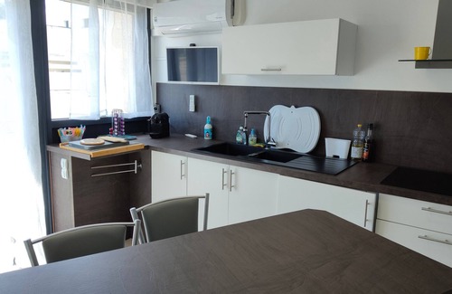 Saint-Cyprien Apartment | Air-Con Studio, Steps from the Beach, Pets Welcome!