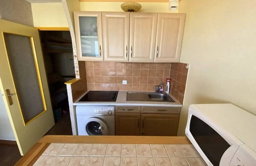 Le Port Apartment | Air-conditioned studio cabin with marina view - Canet Port, sleeps 4