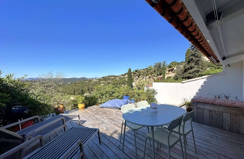 La Londe-les-Maures House | Air-conditioned Mazet for 4 people, with shared pool in La Londe-Les-Maures