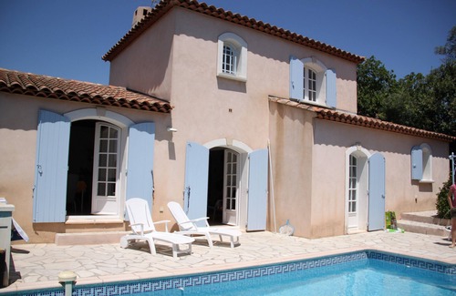 Six-Fours-les-Plages Villa | Air-conditioned Provençal villa with swimming pool, six central ovens