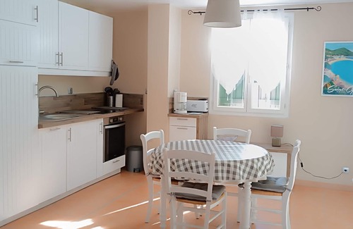 Saint-Cyr-sur-Mer Apartment | Air-conditioned villa with swimming pool in St Cyr sur Mer (Var)