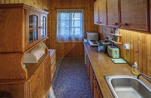 Balatonkeresztur House | Air-conditioned wooden house 800 meters from the lake with 4 bedrooms