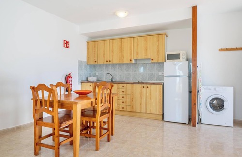 Cala Ferrera Apartment | Air-Conditioned Apartment with Pool, Wi-Fi, Balcony and Close to the Beach