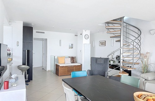Carnon-Plage Apartment | Air-conditioned apartment with terrace and parking, sea-facing