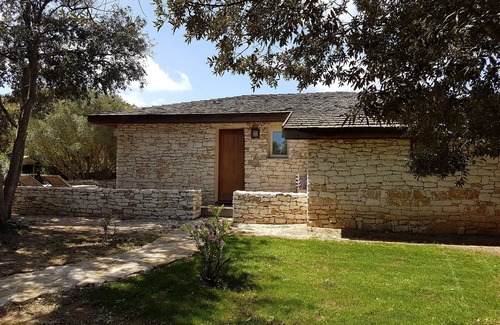 Bonifacio House | Air-conditioned detached house with private pool access