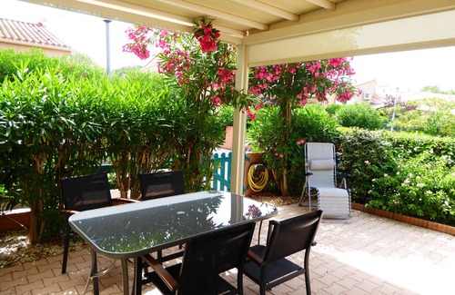 Argeles-sur-Mer Villa | Air-Conditioned Cottage with Large Terrace, Near Beach and Shops