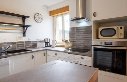 Sainte-Mondane Cottage | Air-Conditioned Cottage with Shared Pool and WiFi in Dordogne