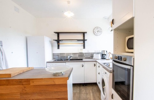 Sainte-Mondane Cottage | Air-Conditioned Cottage with Shared Pool and WiFi in Dordogne
