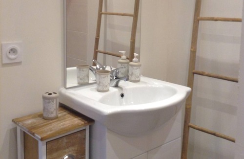 Aubenas House | AIR-CONDITIONED HOLIDAY COTTAGE, pool access, calm and relaxation