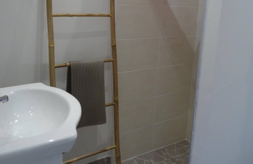 Aubenas House | AIR-CONDITIONED HOLIDAY COTTAGE, pool access, calm and relaxation