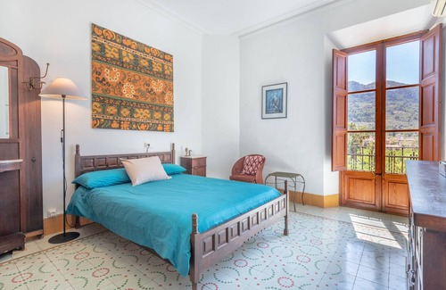 Soller House | Air-Conditioned Holiday Home with Pool, Wi-Fi, Balcony and Patio