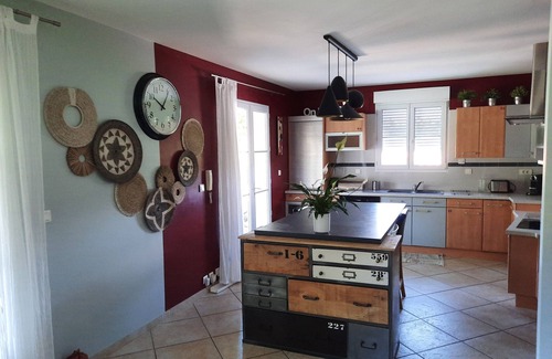 Bollene House | Air-conditioned Provencal country house with private pool