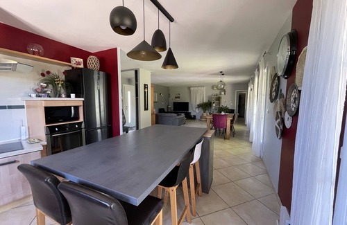 Bollene House | Air-conditioned Provencal country house with private pool