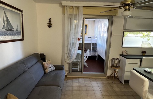 Le Pradet Apartment | Air-conditioned studio near Les Bonnettes & Monaco beaches