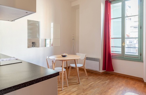 Jean-Medecin Apartment | Air-conditioned studio in the heart of Nice