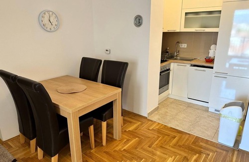 Sarajevo Condo | Air Urban 4-room apartment, balcony, parking, air-conditioned and fully equipped