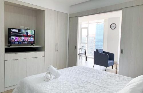 Simon Bolivar Apartment | Airbnb Guayaquil, Mall del Sol, Piso alto