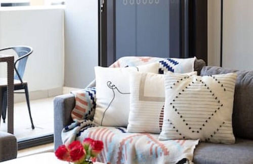 Lidcombe Apartment | Aircabin - Olympic Park - Cheerful - 3 Beds APT