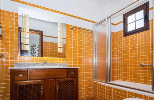 Tinajo Villa | Aircon, Wi-Fi, Smart TV, Private pool