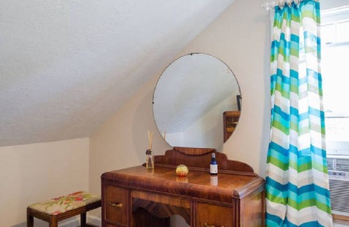 Woodland Apartment | Airie Studio with onsite Parking