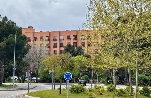 Rejas Apartment | Airport Madrid Plenilunio Suites blue